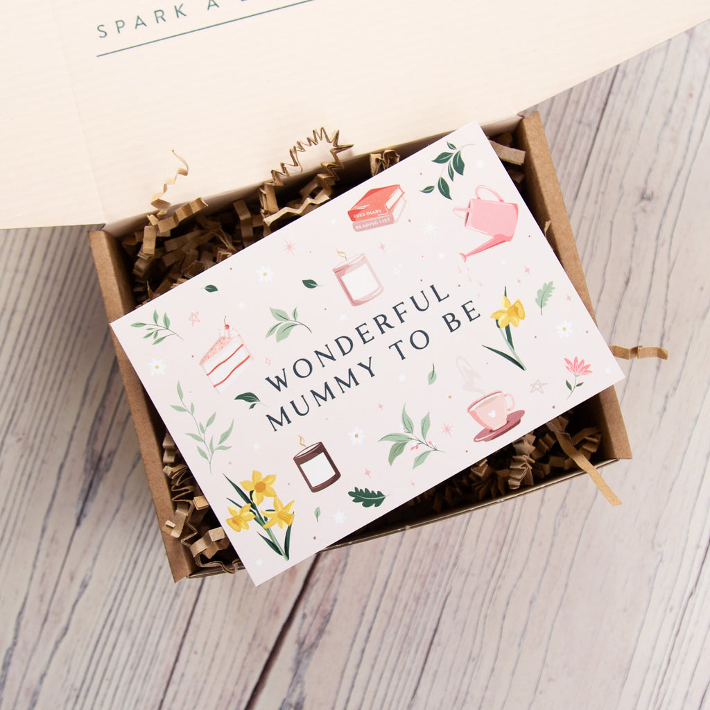 Personalised Candle Gift Set for Mummy To Be - Includes Jar Candle, Matches, Bath Salts and Gold Trimmer Set