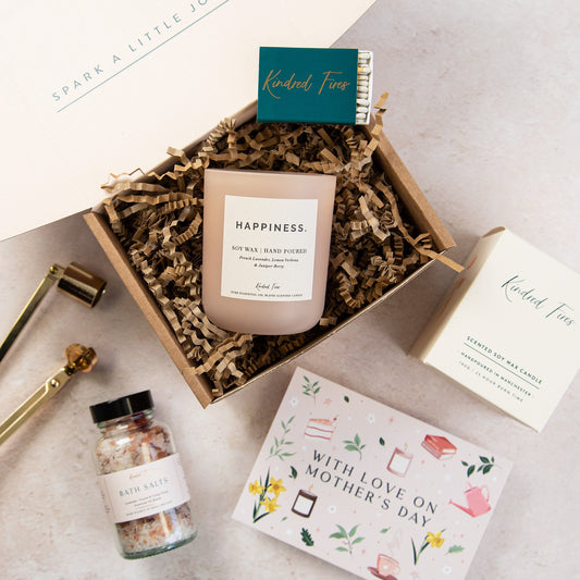Mother's Day Gift Idea - Personalised Candle Gift Set for Mum, Nan, Mummy - Includes Aromatherapy Candle, Matches, Bath Salts and Gold Trimmer Set