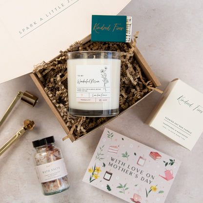 Mother's Day Gift Idea - Personalised Candle Gift Set for Mum, Nan, Mummy - Includes Clear Candle, Matches, Bath Salts and Gold Trimmer Set